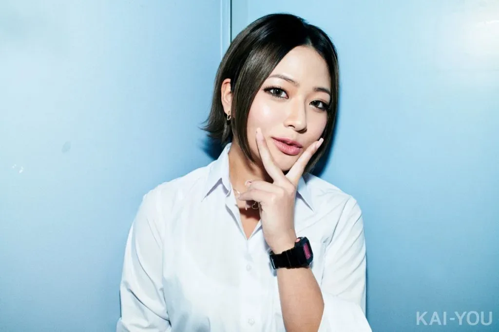 今井夏帆于2019年参与复古时尚摄影的单人原照